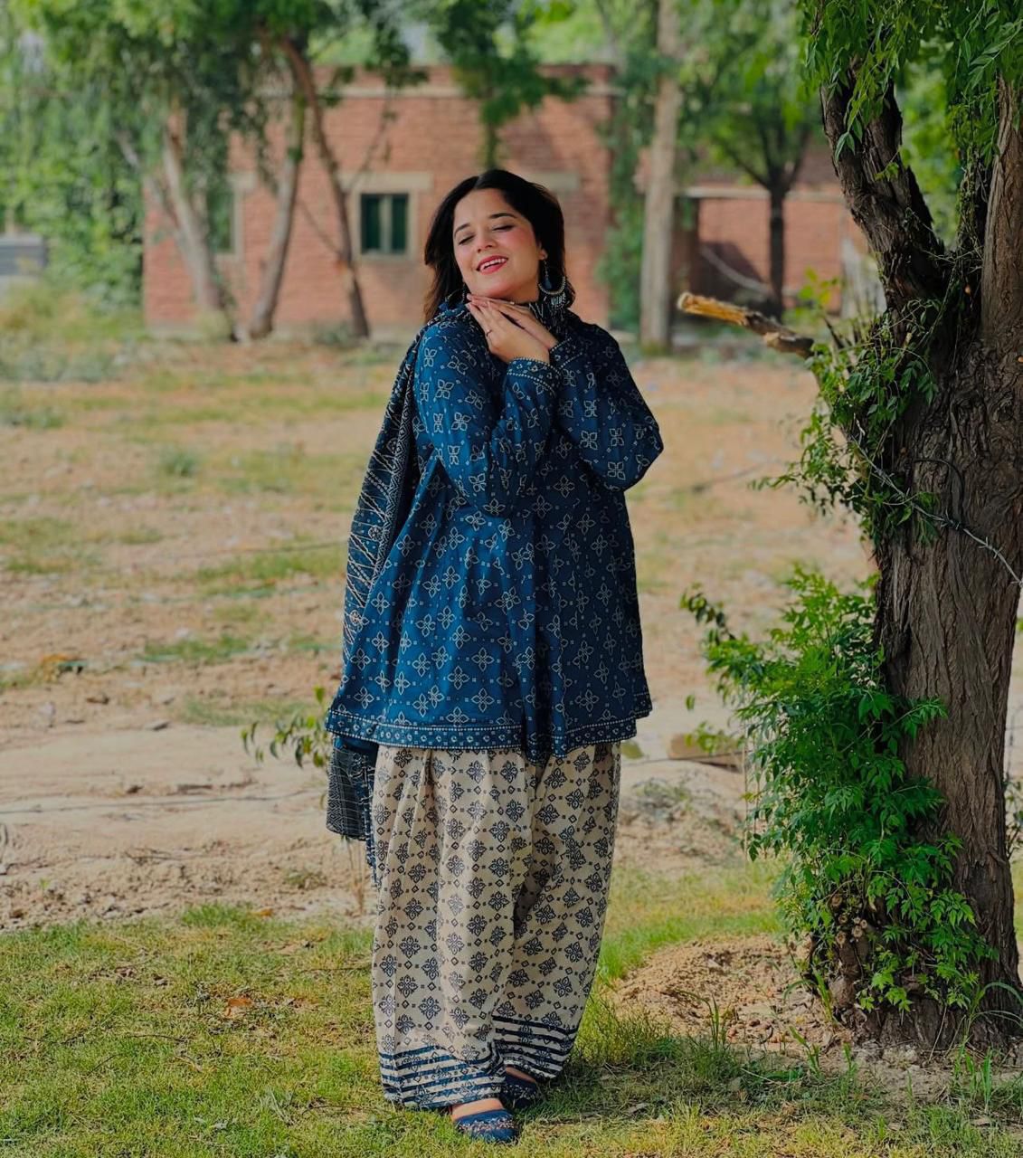 FABRIC 3PC Lawn with Voile Lawn Dupatta