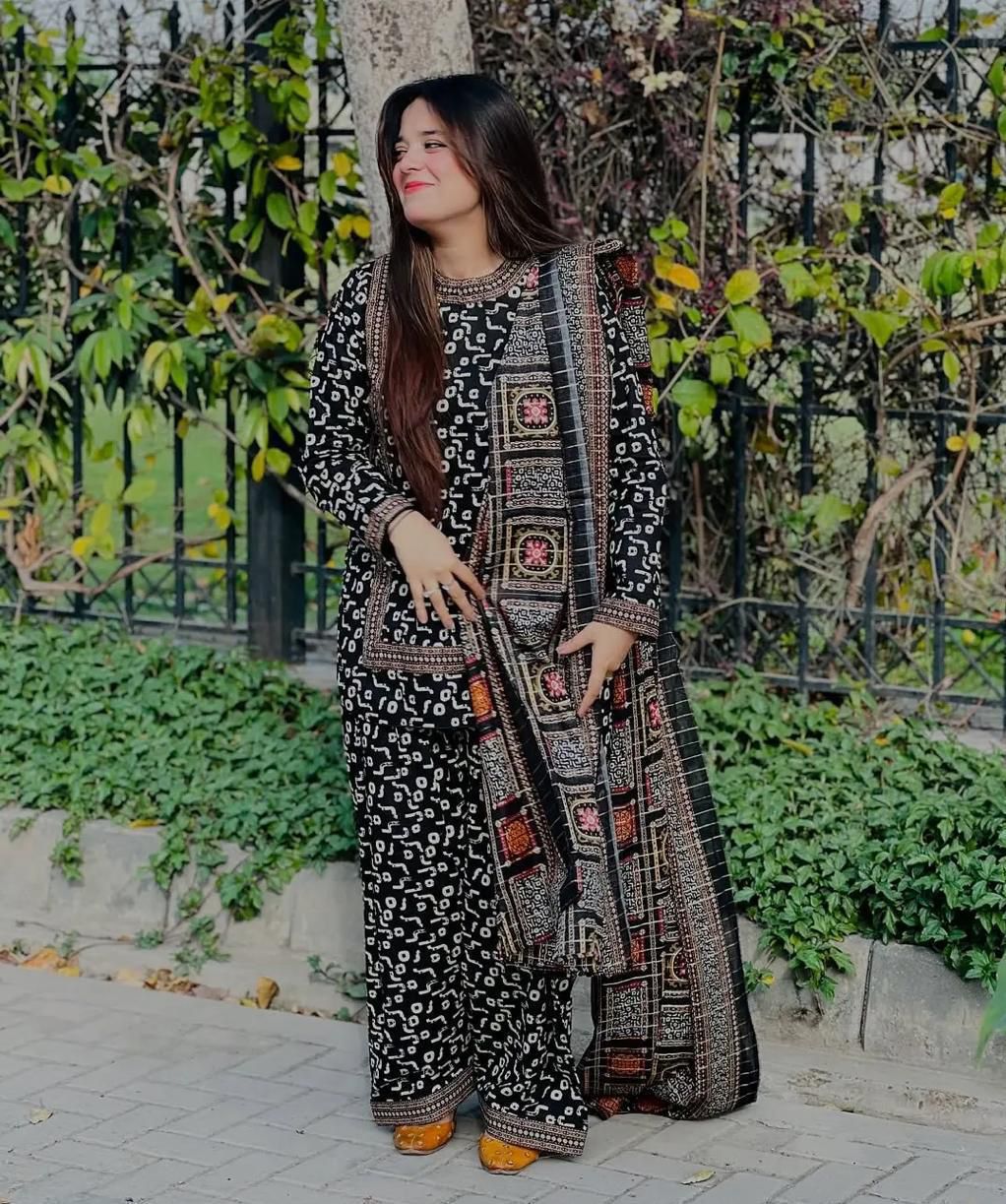 FABRIC 3PC Lawn with Voile Lawn Dupatta