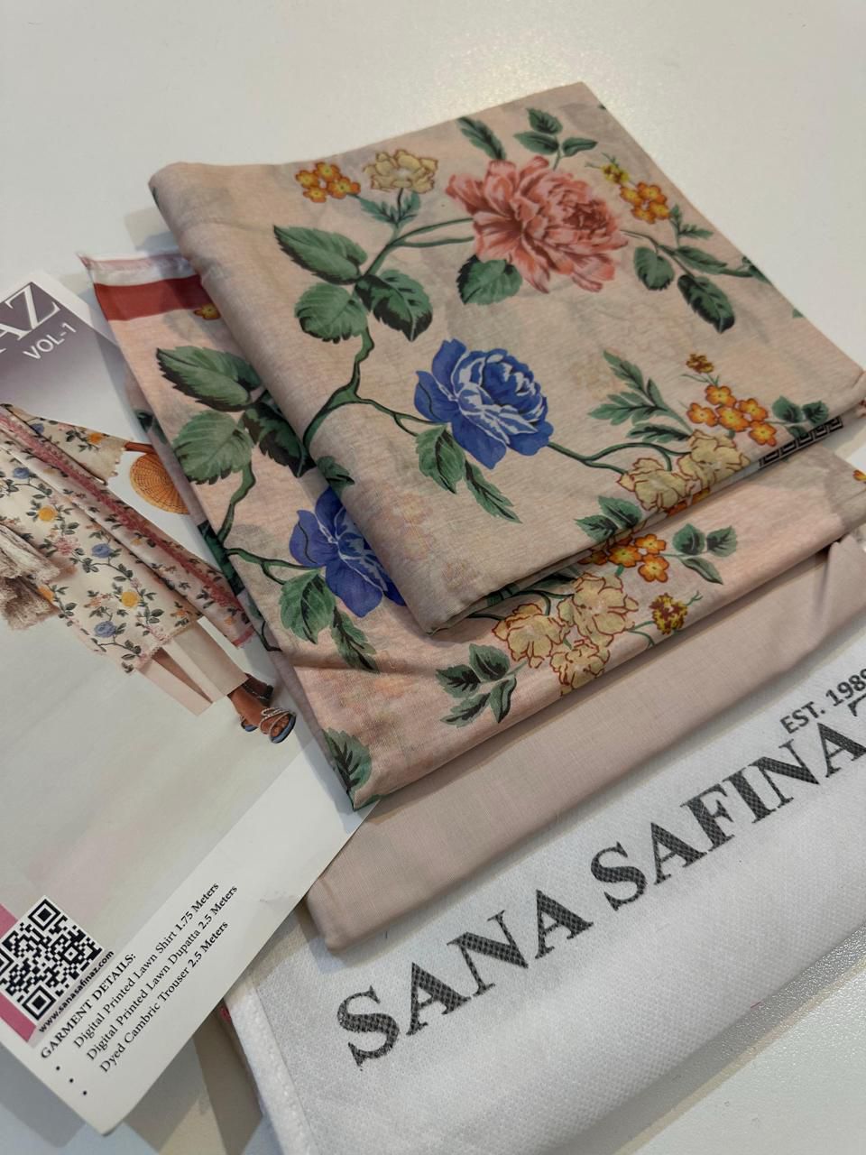 3pc lawn unstitched with lawn voil dubbatta