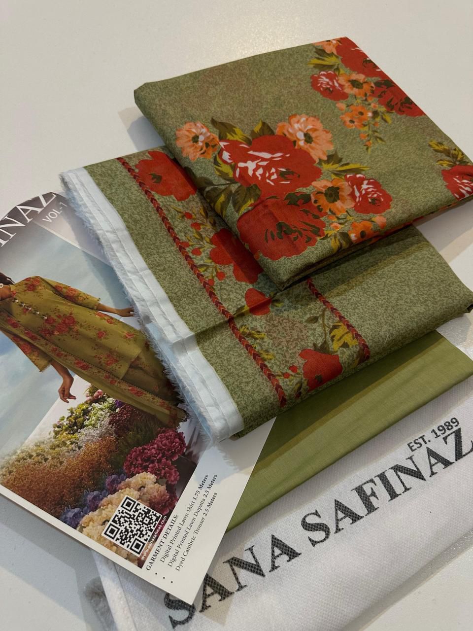 3pc lawn unstitched with lawn voil dubbatta
