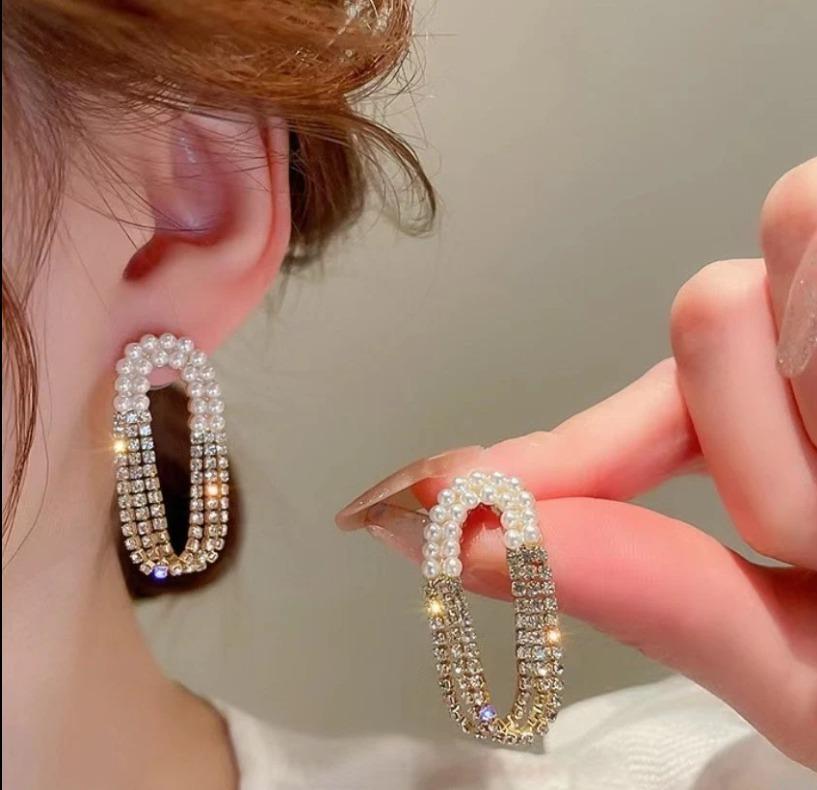Elegant Pearl and Rhinestone Earrings