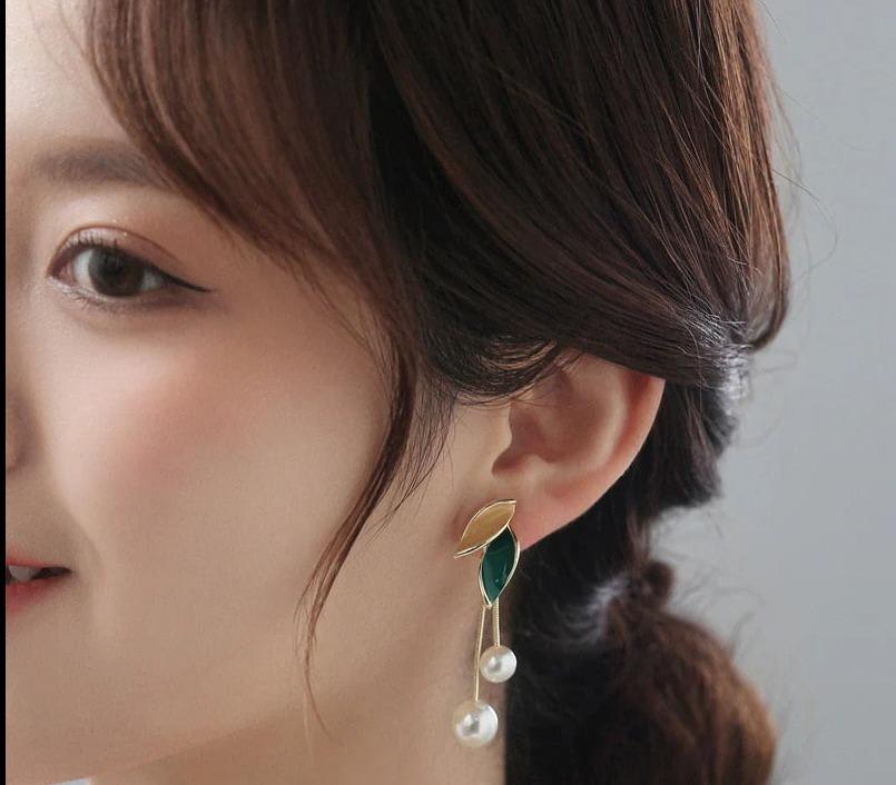 Elegant Leaf Pearl Drop Earrings
