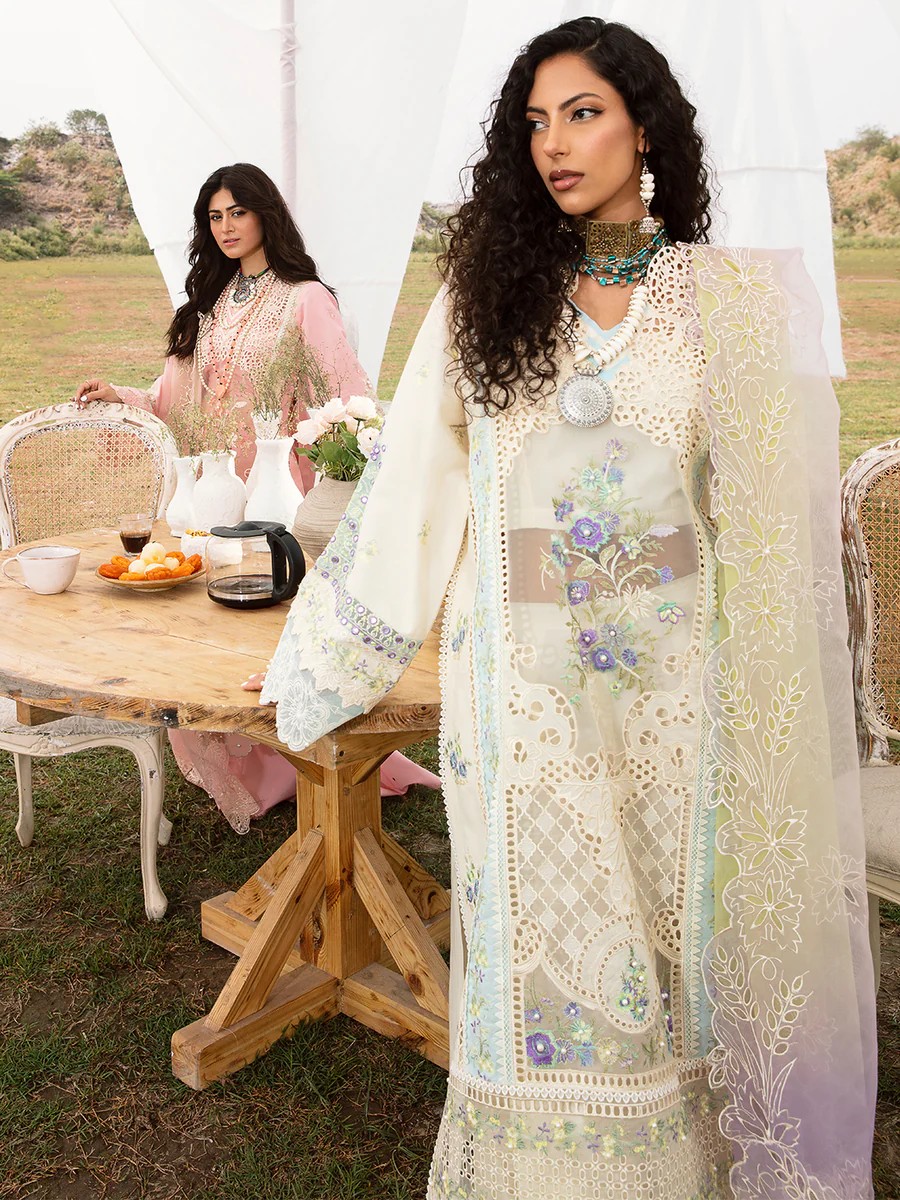 3pc Lawn Embroidered with chicken Kari 