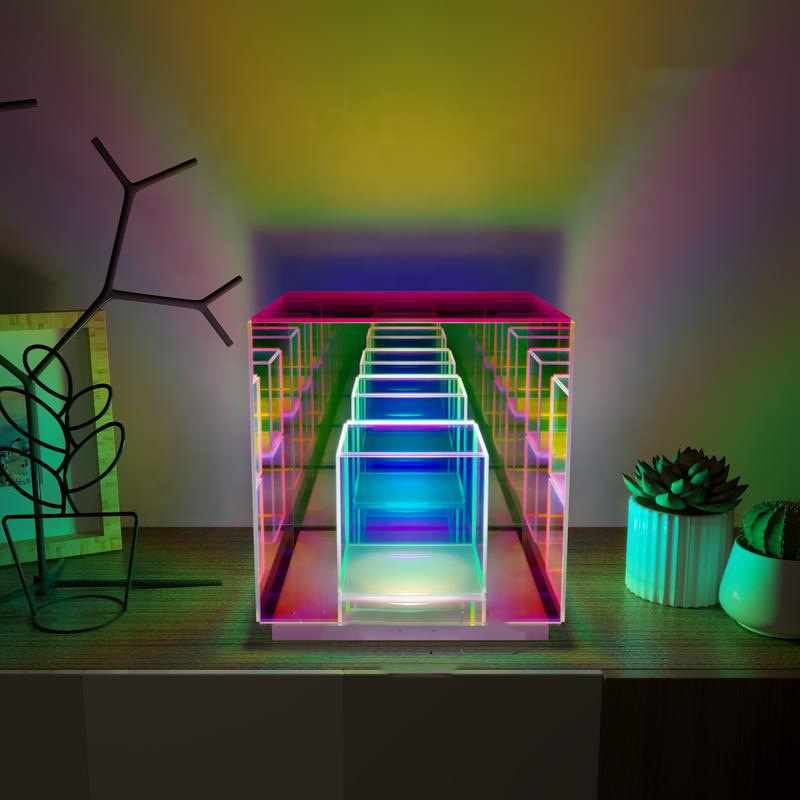 Cubic Infinity Lamp
