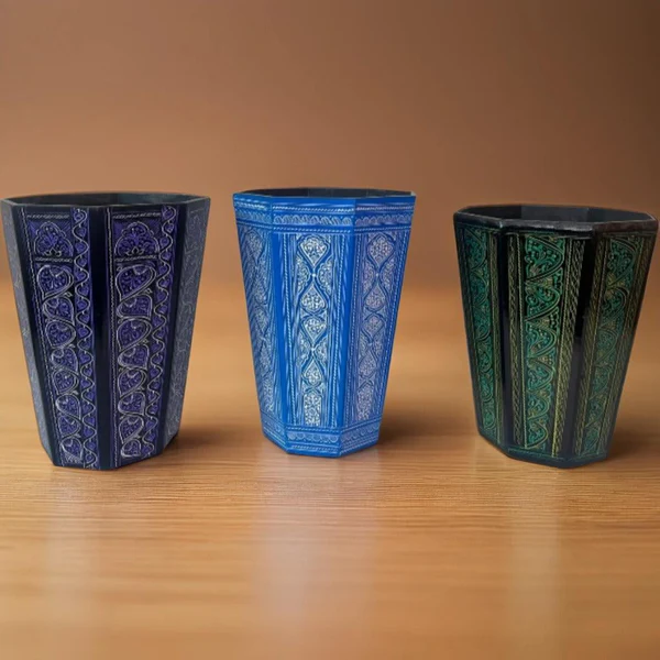Naqshi Art Dustbin
