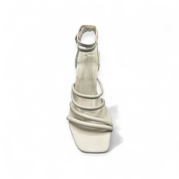 STRADIVARIUS WHITE CONE HEEL