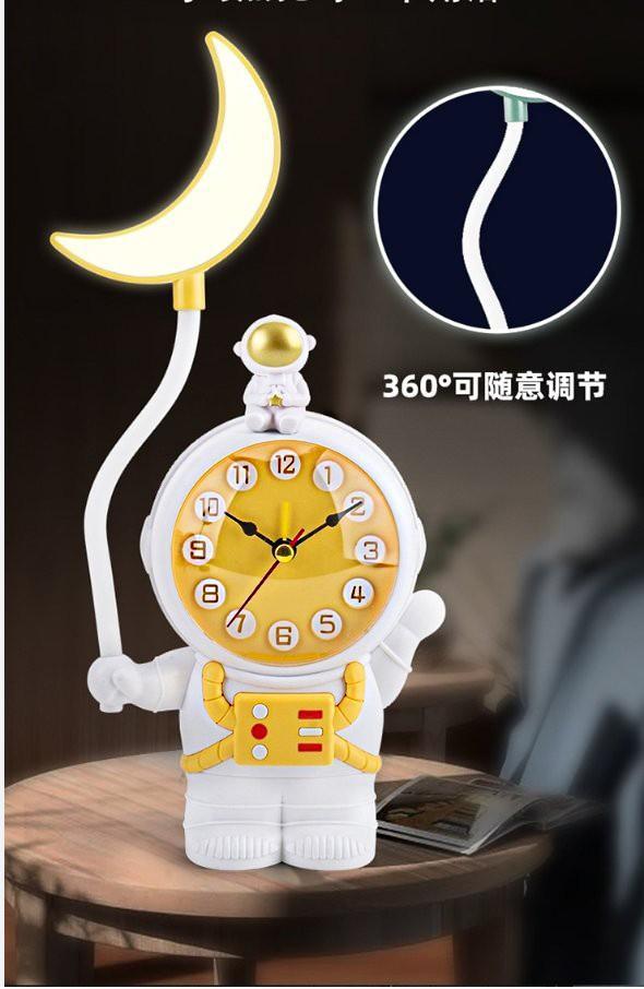 Cute Astronaut Table Lamp