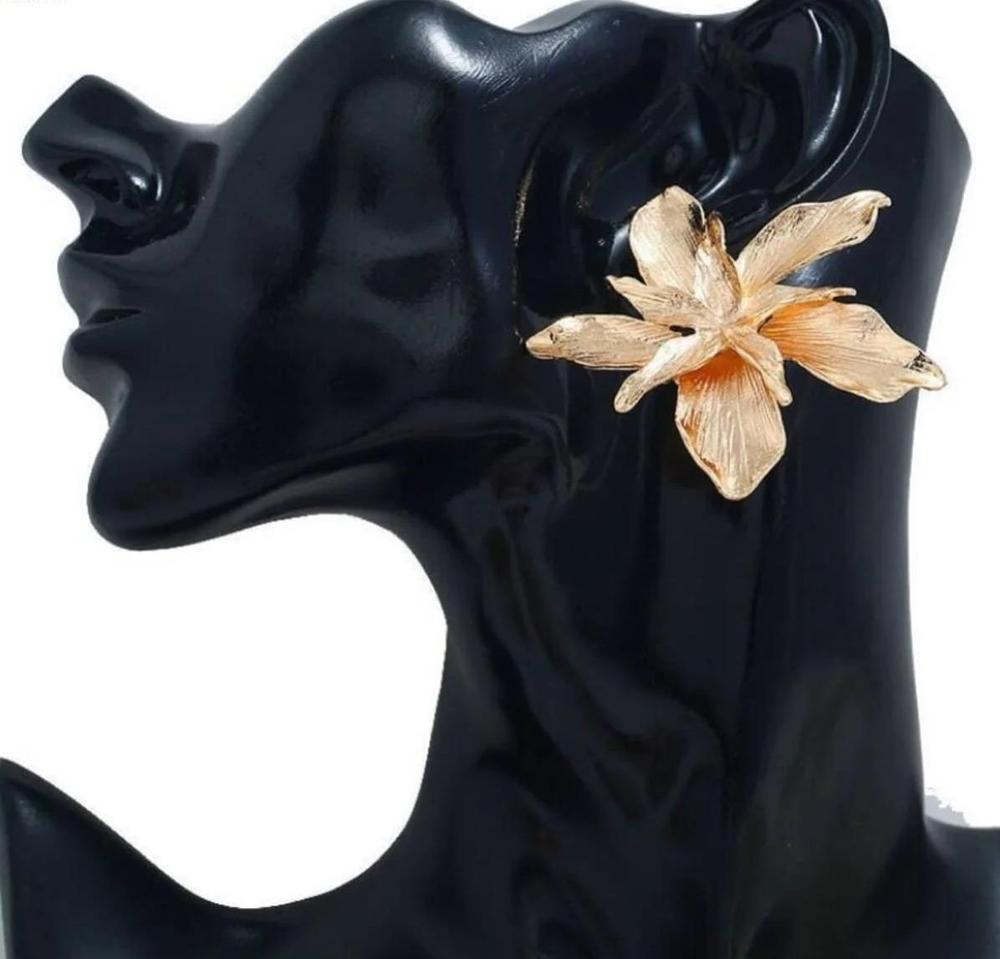 Gold Flower Earrings