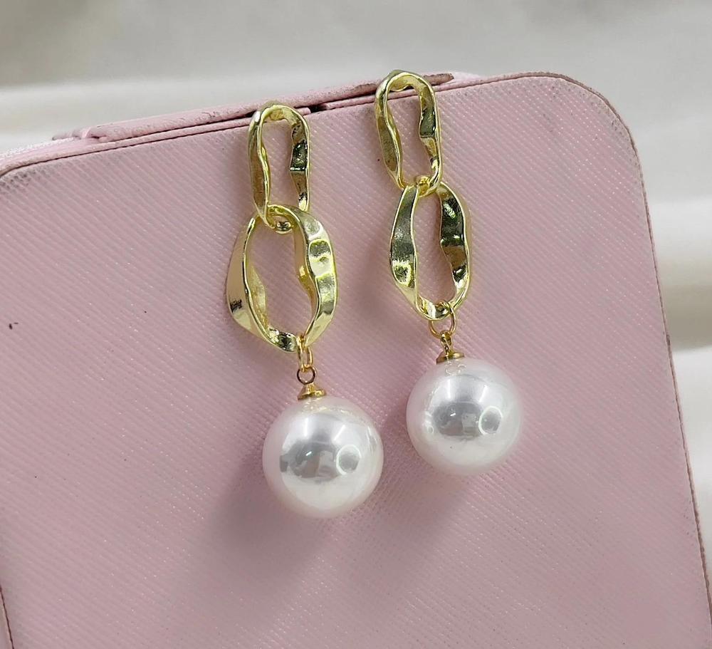 Elegant Gold Pearl Drop Earrings