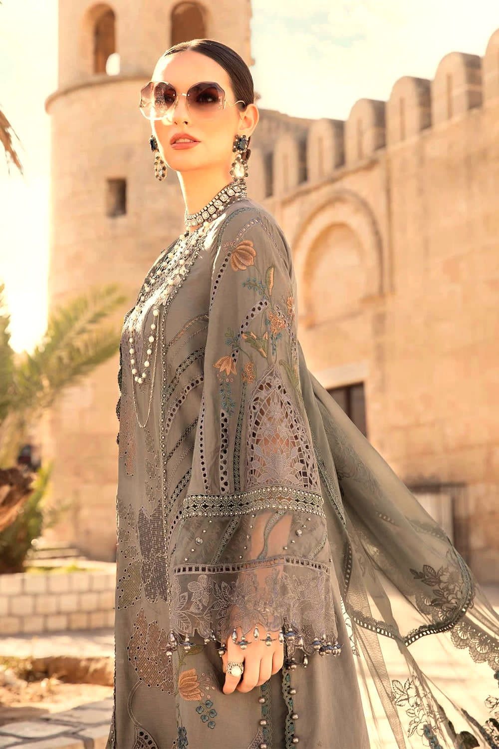 3pc Lawn Embroidered with chicken Kari 