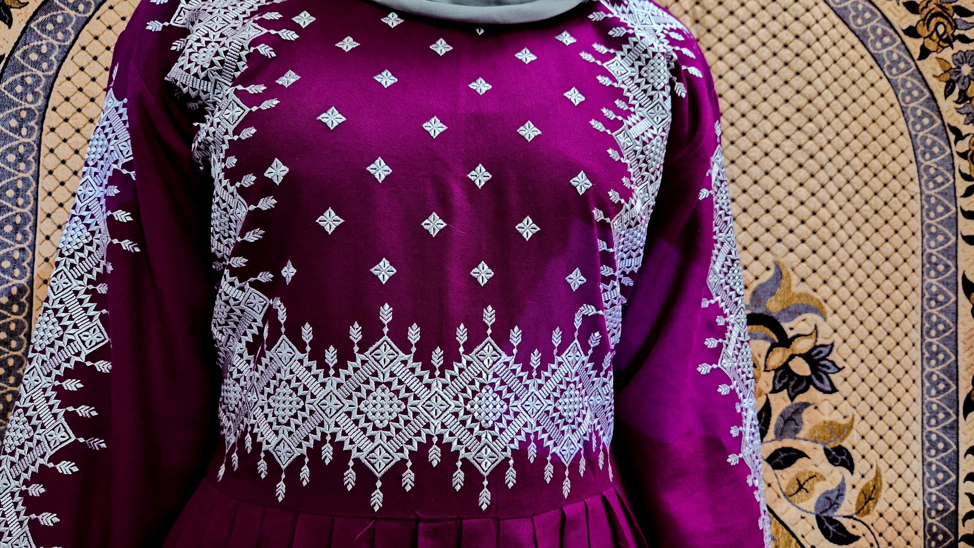 Burgundy & Silver Traditional Afghan Gand