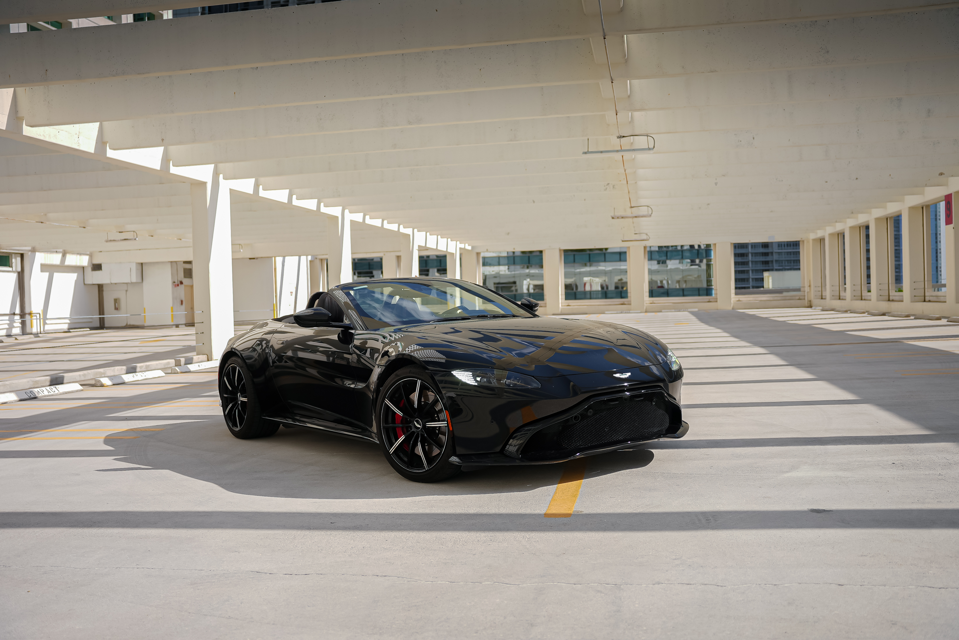 2021 ASTON MARTIN Vantage convertible