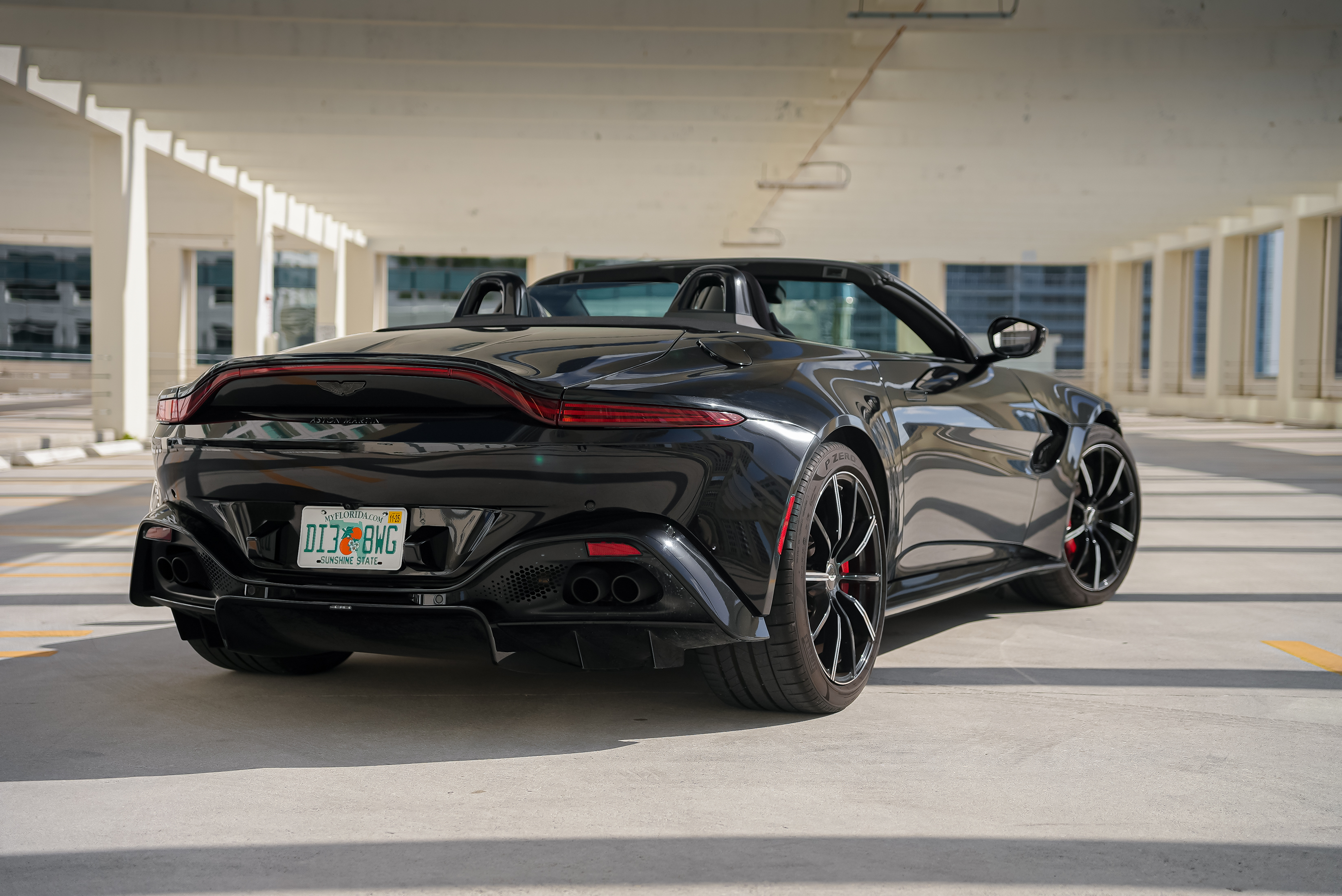 2021 ASTON MARTIN Vantage convertible