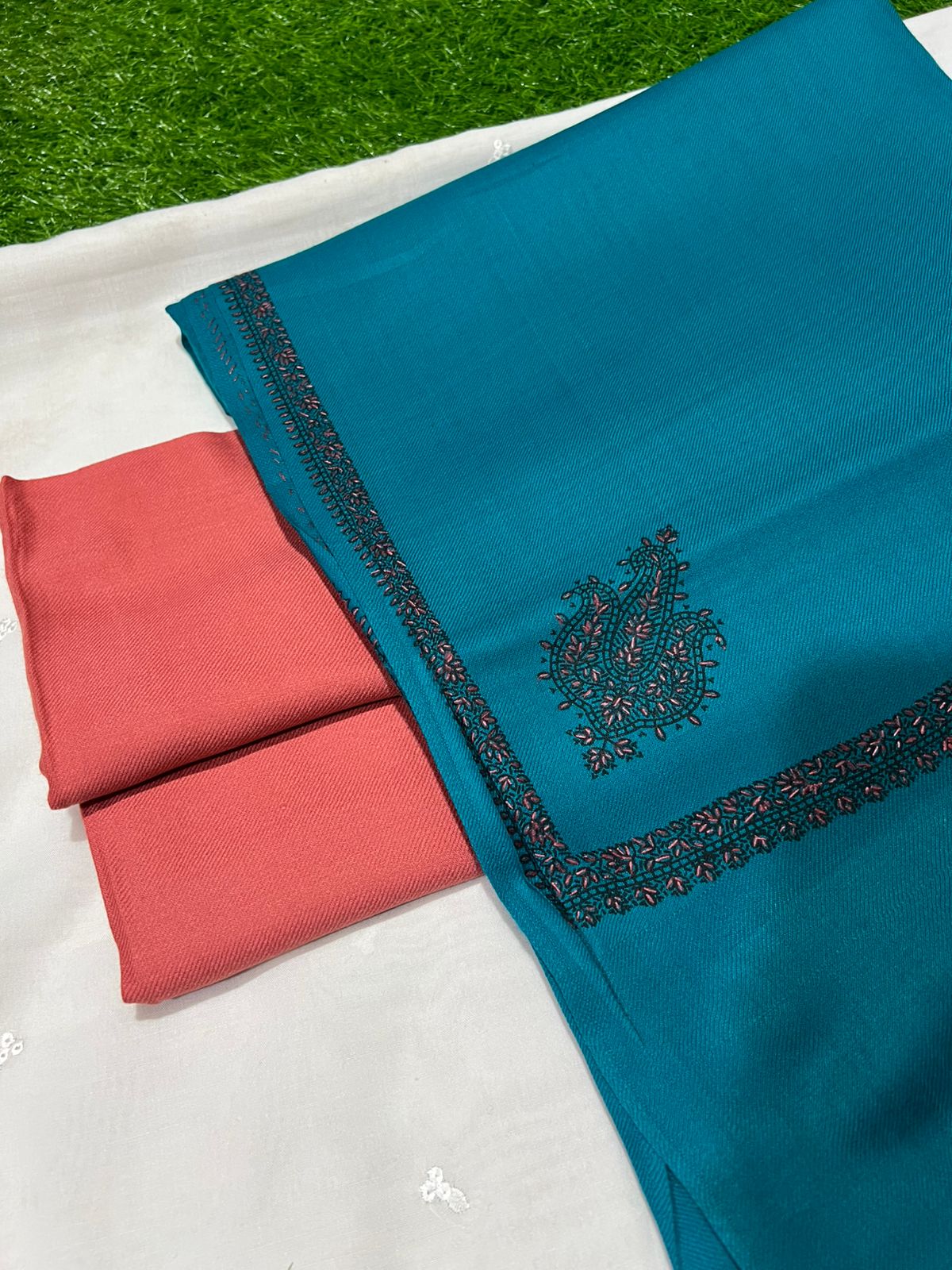 Hand Embroidery PASHMINA 3pcs with full shawl.