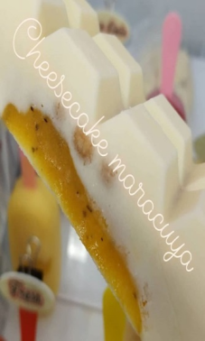 Paleta de chessecake de Maracuyá