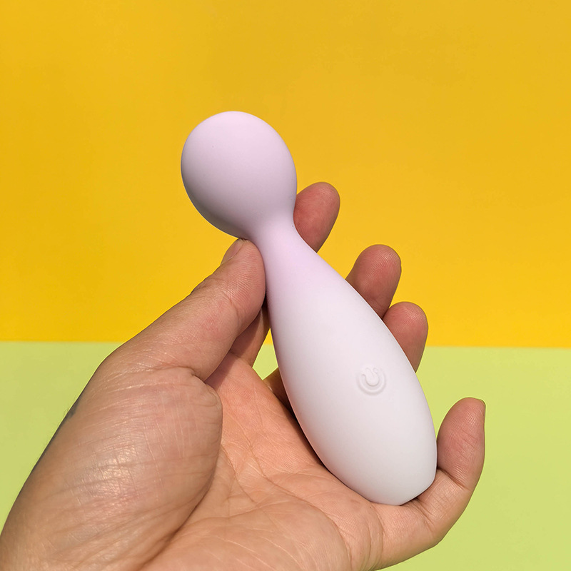 BUYUER Mini AV Wand Vibrator for Women – Liquid Silicone Powerful Clitoral Massager with Strong Deep Vibrations, Ultra-Quiet (≤40dB), Rechargeable, Waterproof, 4 Speeds & 7 Modes – Adult Sex Toy for Solo/Couples (Gradient/Red/Black/Pink)