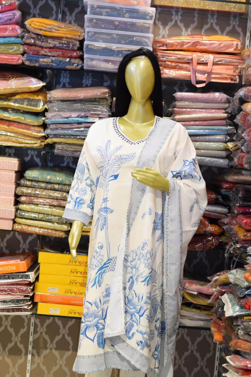 Elegant White and Blue Floral Kurta
