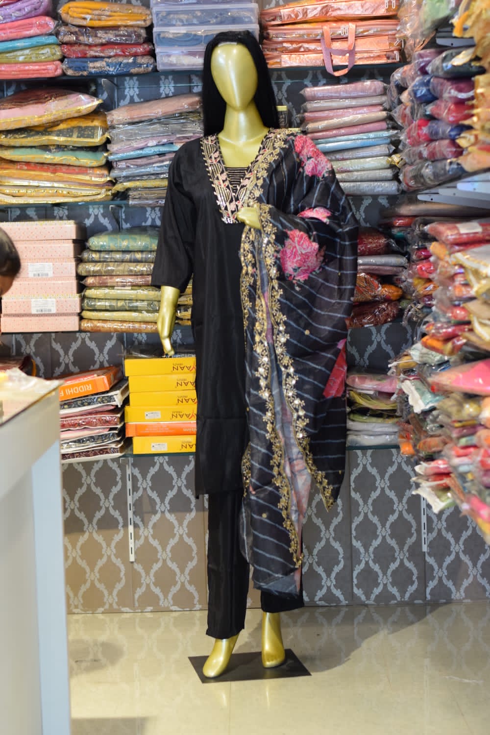 Elegant Black Salwar Kameez