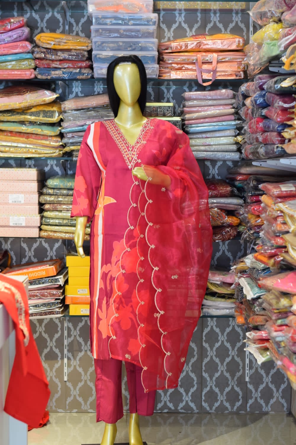 Elegant Pink Ethnic Outfit