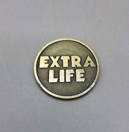 Ready Player One - Extra Life Coin / Necklace