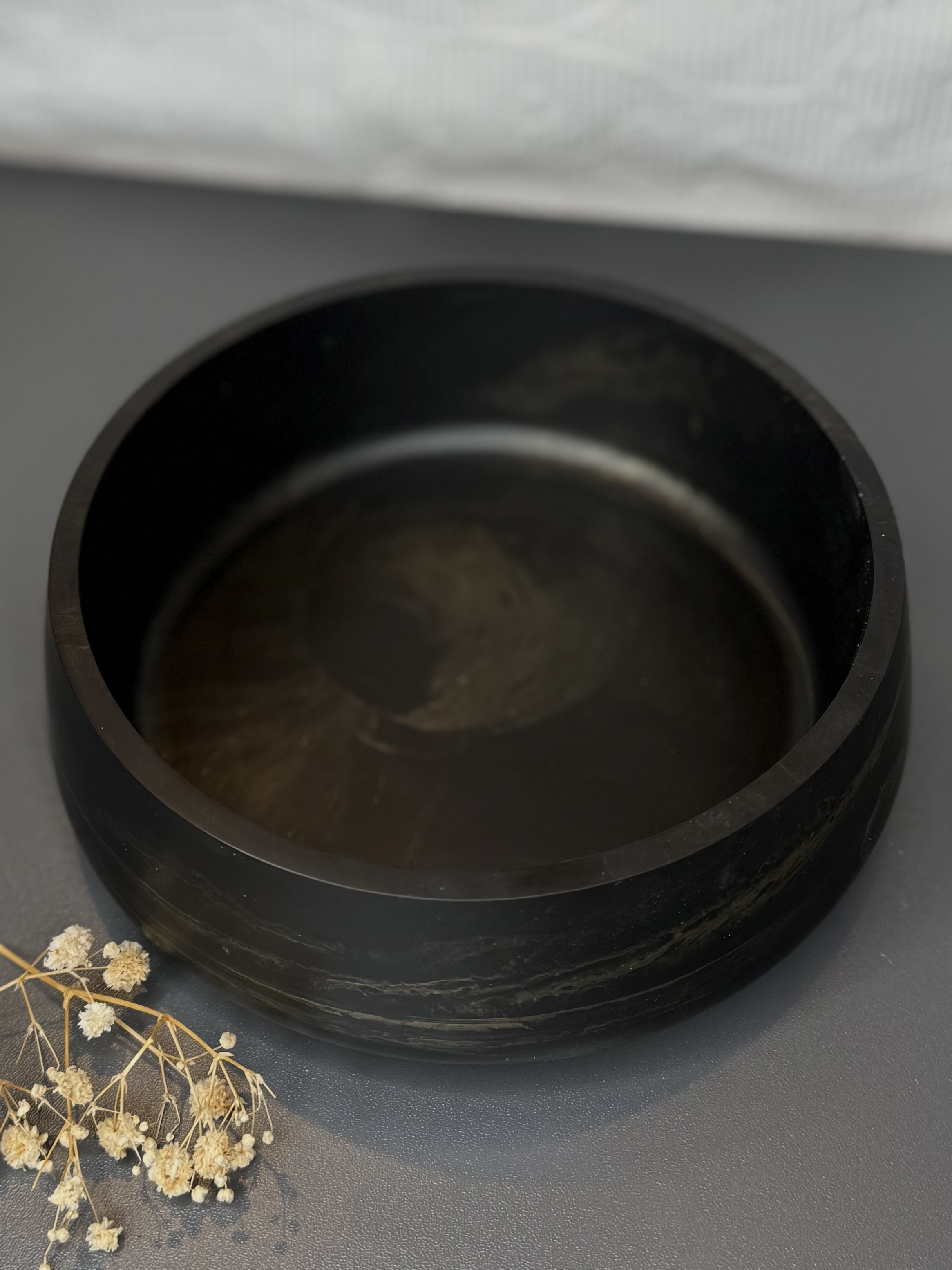 "Bowl", Schale in Schwarz mit Marble Gold 