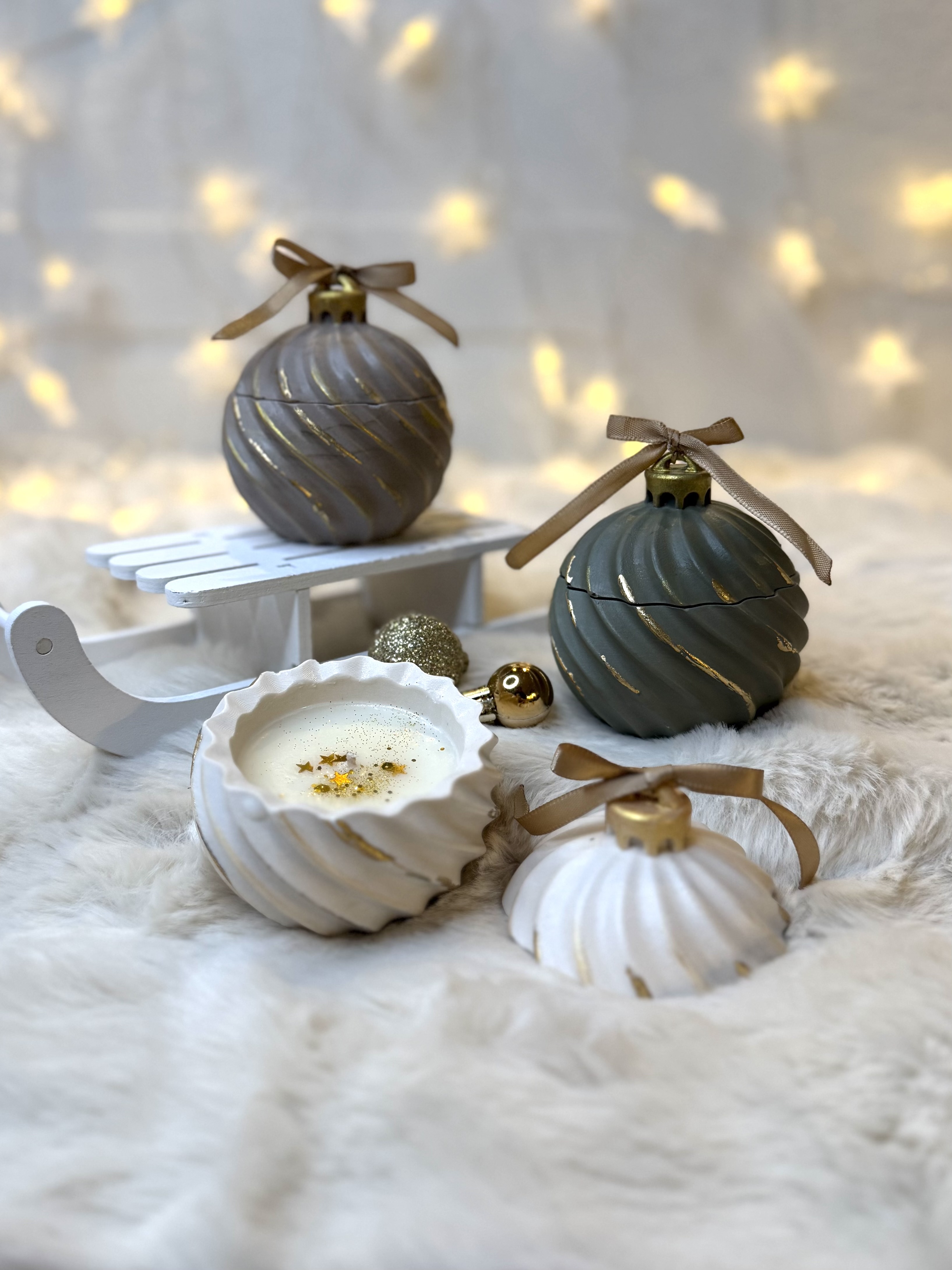 Keramik Christkugel in verschiedenen Farben