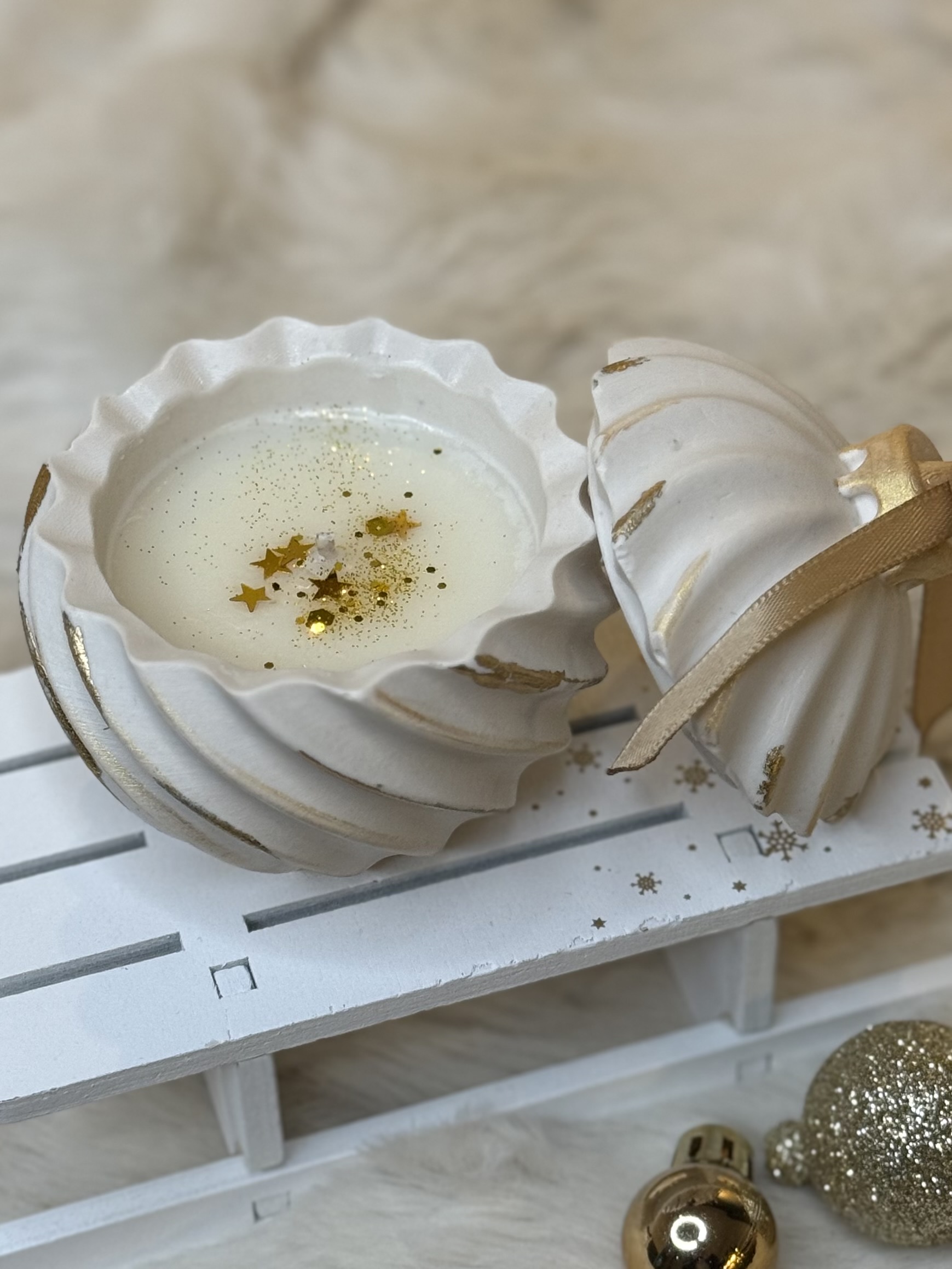 Keramik Christkugel in verschiedenen Farben 