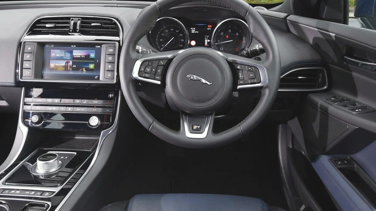 Jaguar InControl Touch SD Lietuvos ir Europos navigacijos žemėlapių atnaujinimas – 2025/26 FK72 10E898 SD kortelė