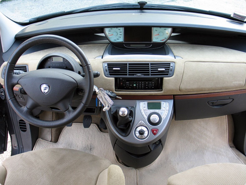 Lancia Magneti Marelli RT3 Lietuvos ir Europos navigacijos žemėlapių atnaujinimas 2017 metai CD
