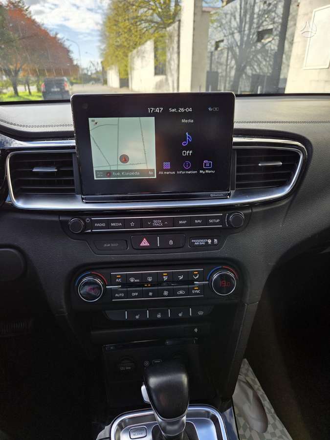 Kia Gen5 Compact Lietuvos ir Europos navigacijos žemėlapių + programinės įrangos atnaujinimas – 2025 SD kortelė