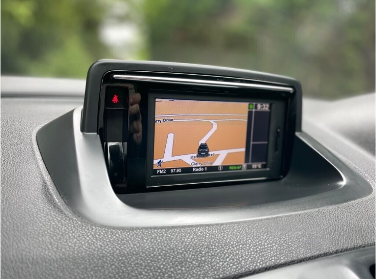 Renault Carminat Live Tomtom navigacijos sistemos atnaujinimas – 2025/26 Lietuvos ir Europos Žemėlapiai SD kortelė (V11.45)