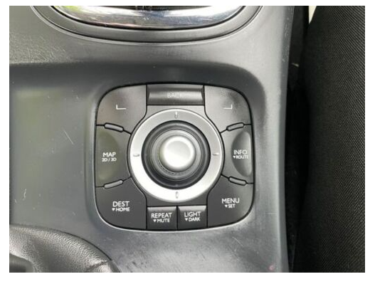 Renault Carminat Live Tomtom navigacijos sistemos atnaujinimas – 2025/26 Lietuvos ir Europos Žemėlapiai SD kortelė (V11.45)