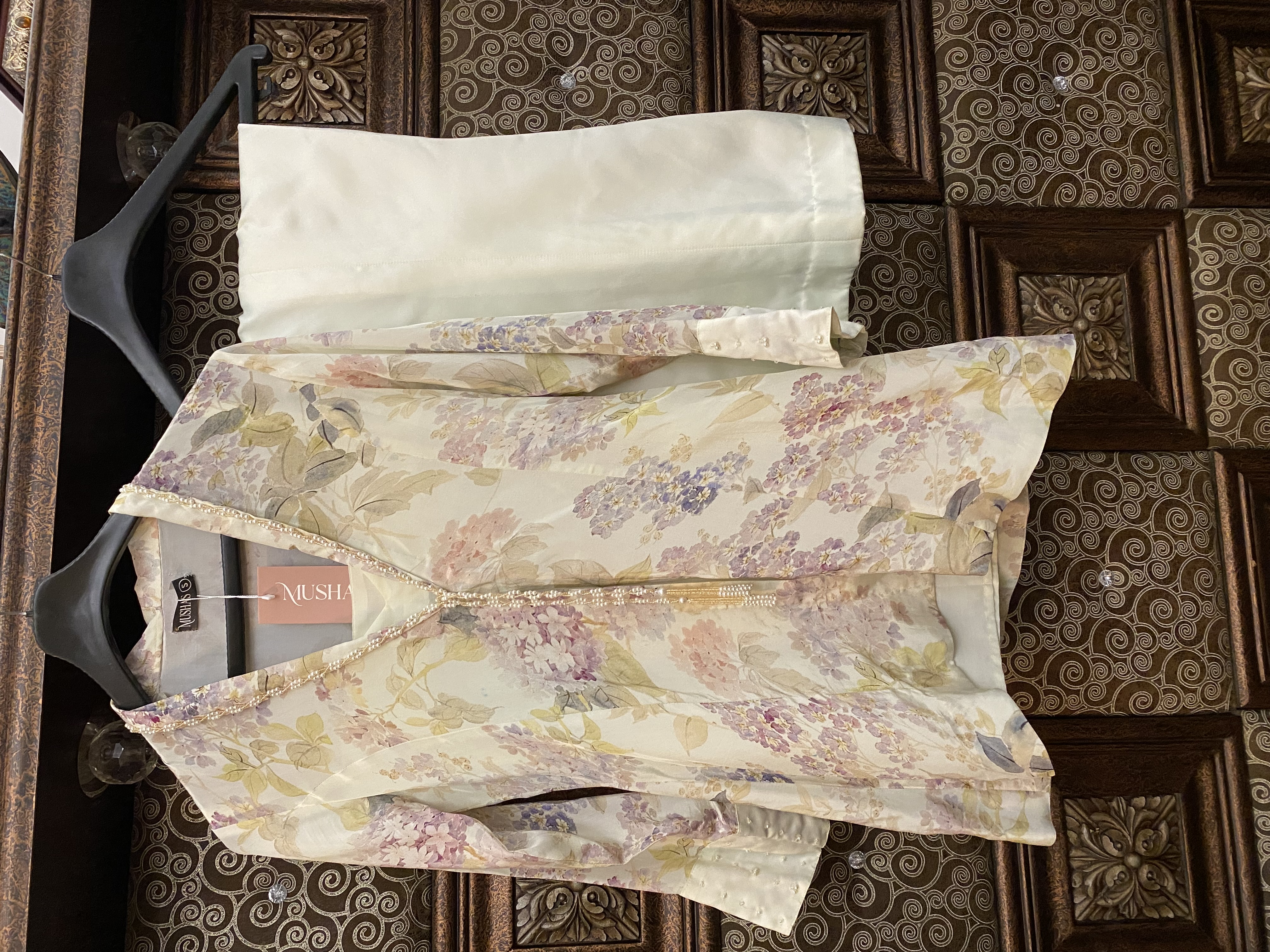 M128- Western Printed Jacket Style