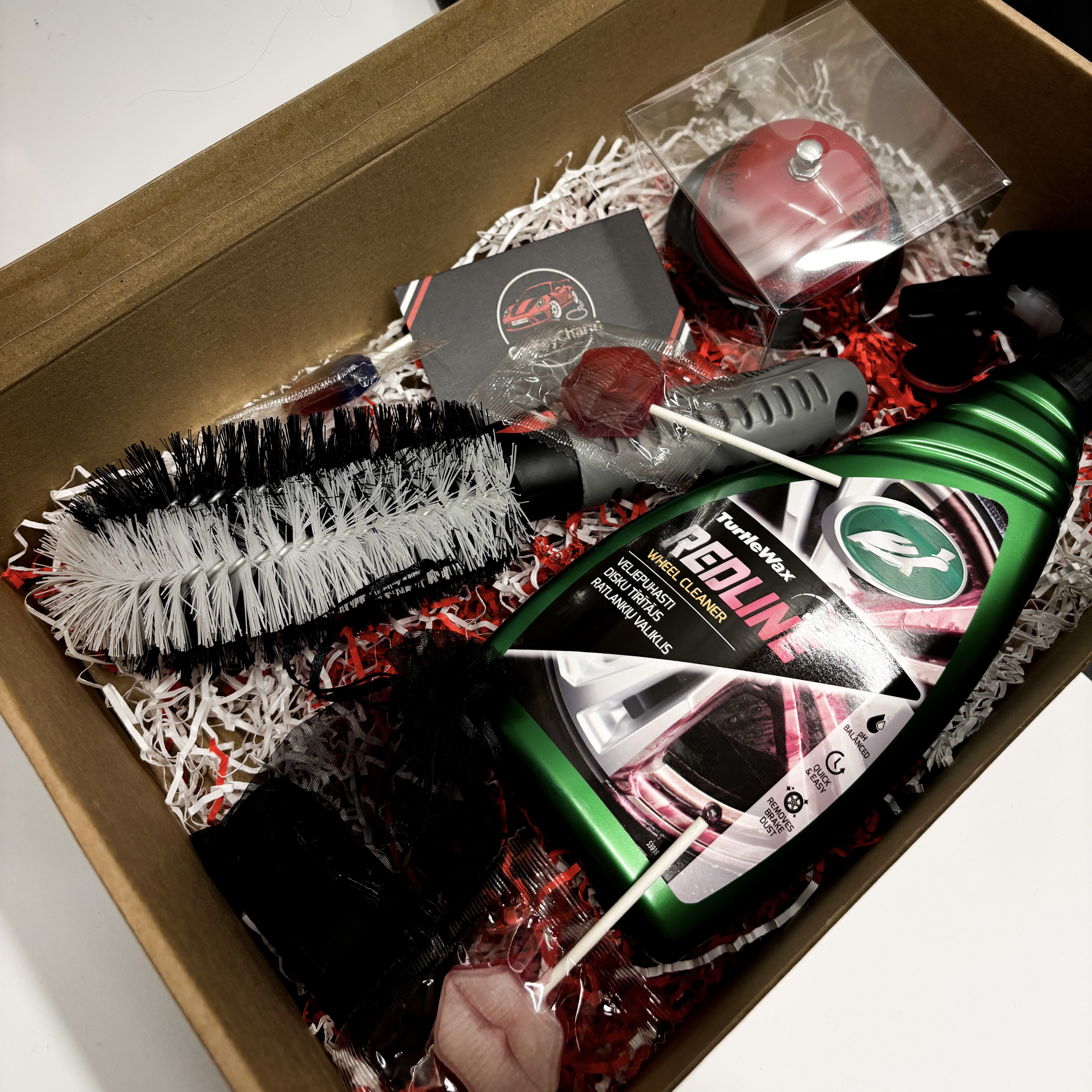 Valentino dienos dovanų rinkinys ratlankių valymui 