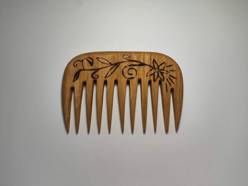 Medinės šukos (B2)