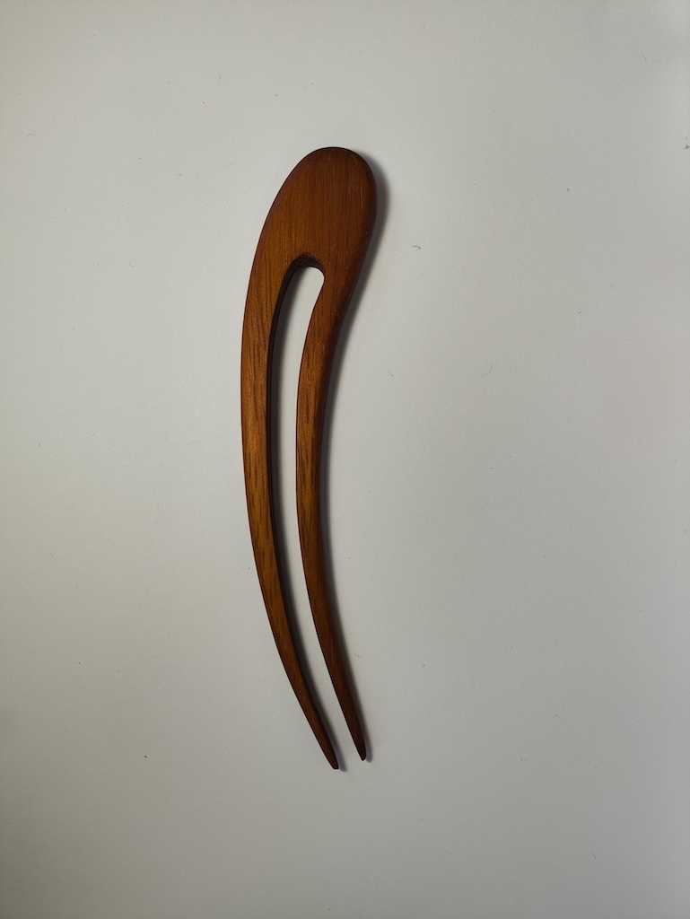 Medinė plaukų smeigė