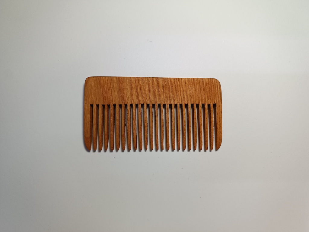 Medinės šukos barzdai