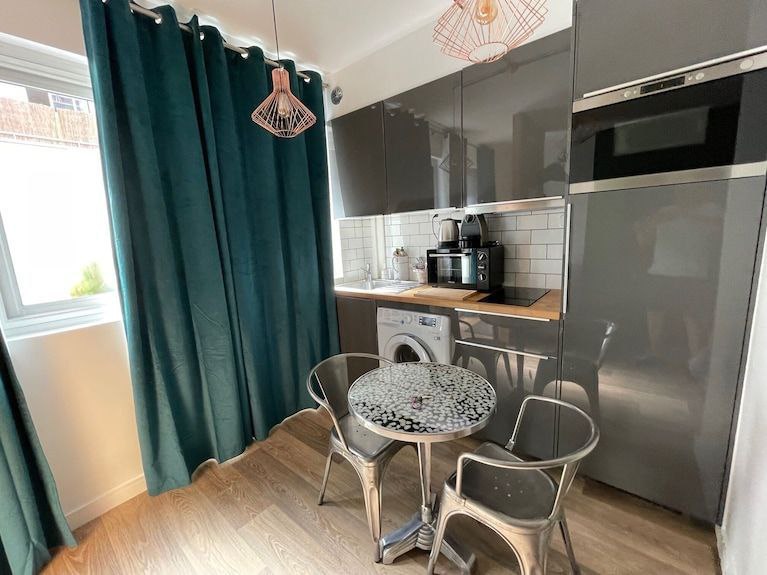 Studio meublé à Paris dans le 11eme