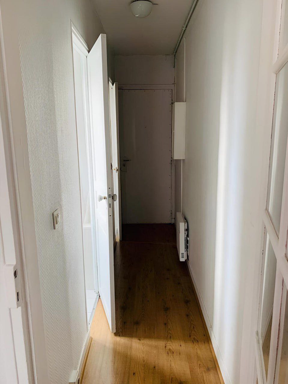 • Situé au 6ᵉ étage avec ascenseur