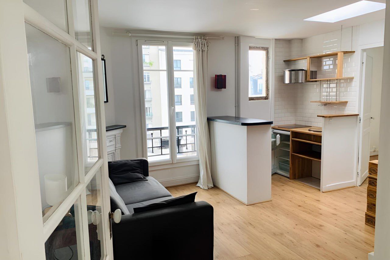 • Situé au 6ᵉ étage avec ascenseur