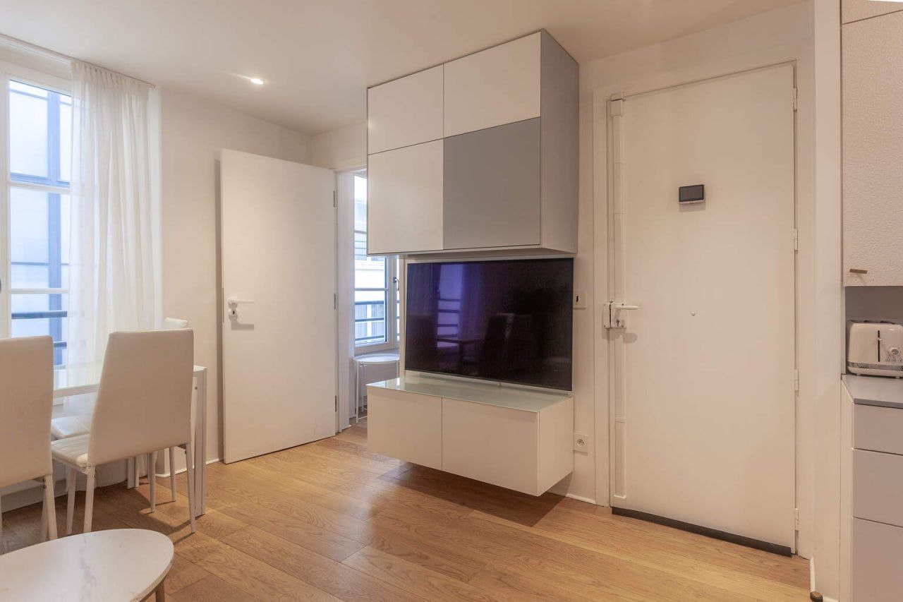 🏠 1-Bedroom High-End Apartment for Rent | Paris 8th District (PI #4423)