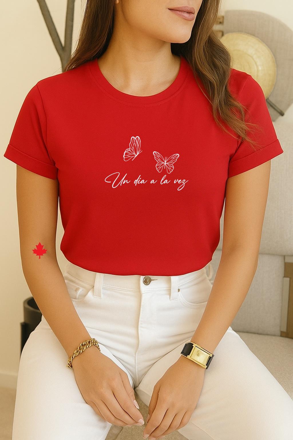 Camiseta blanca con mariposas