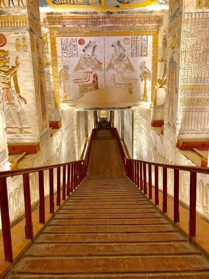    Super luxor small group