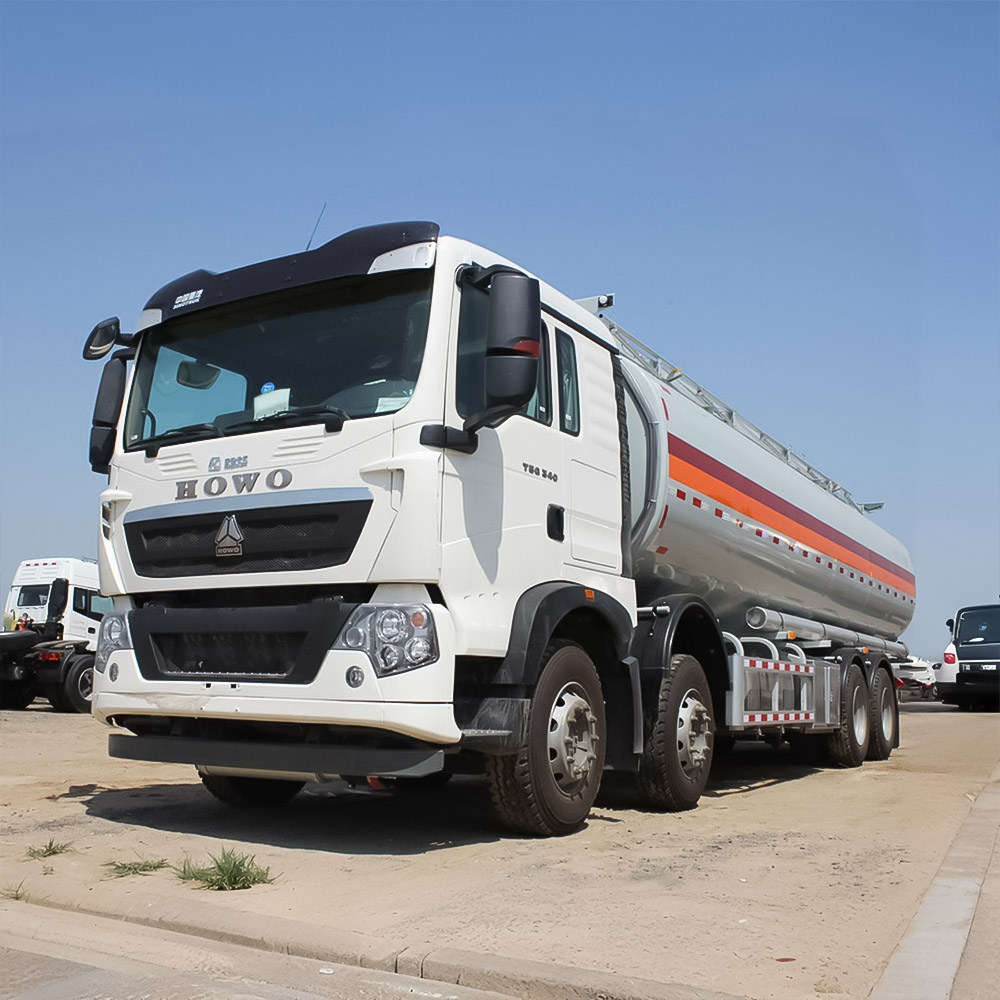 HOWO 340HP 8×4 Fuel Tank Truck