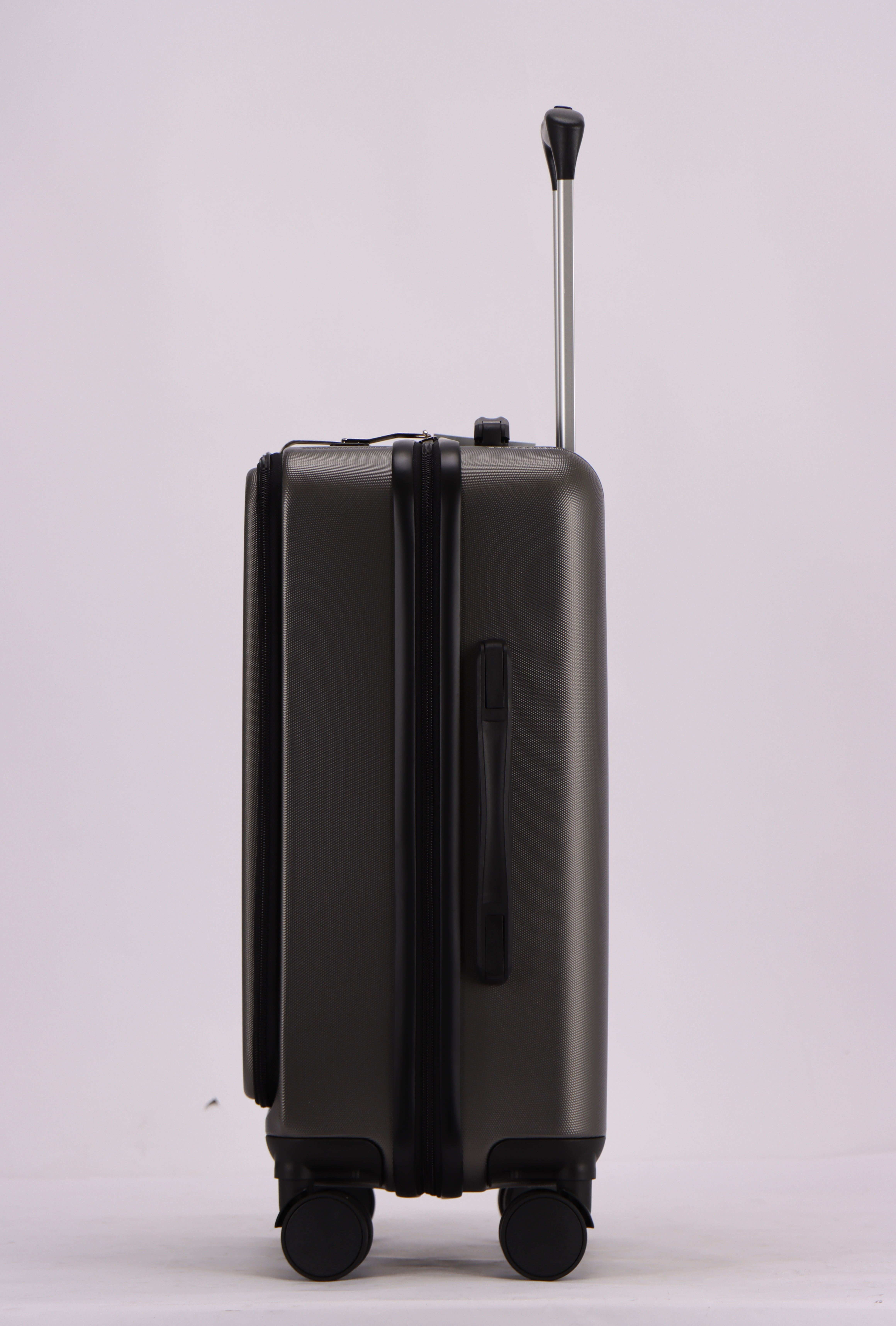 20 inch Carry-On in GRAPHITE