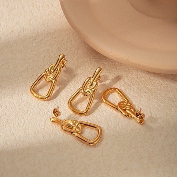 Chain Link Confidence Earrings