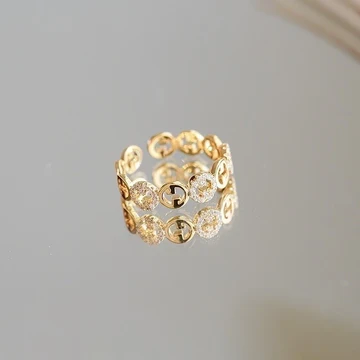Elegant Gold-Plated Crystal Ring