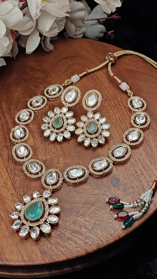 Green Teardrop Kundan Necklace Set with Mirror-Polished Uncut Stones