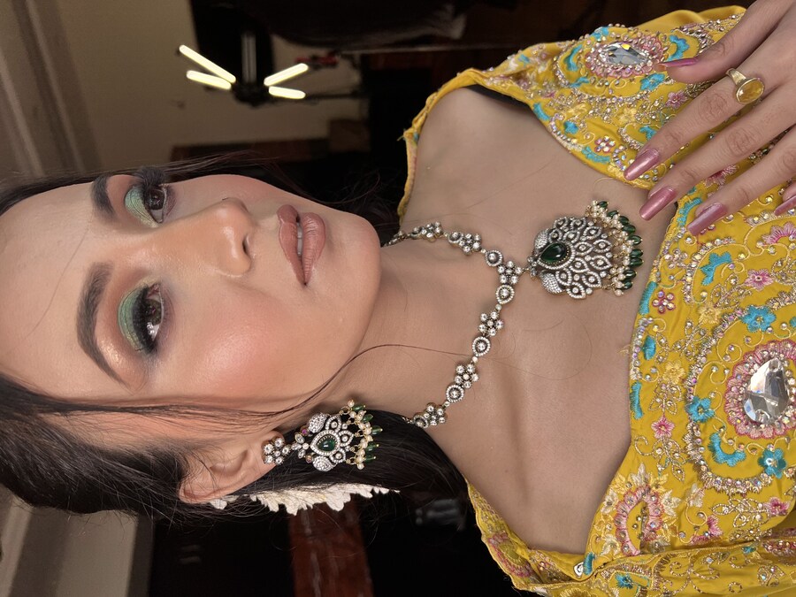 Grand Green Stone Antique Necklace Set with Peacock-Inspired Pendant Design