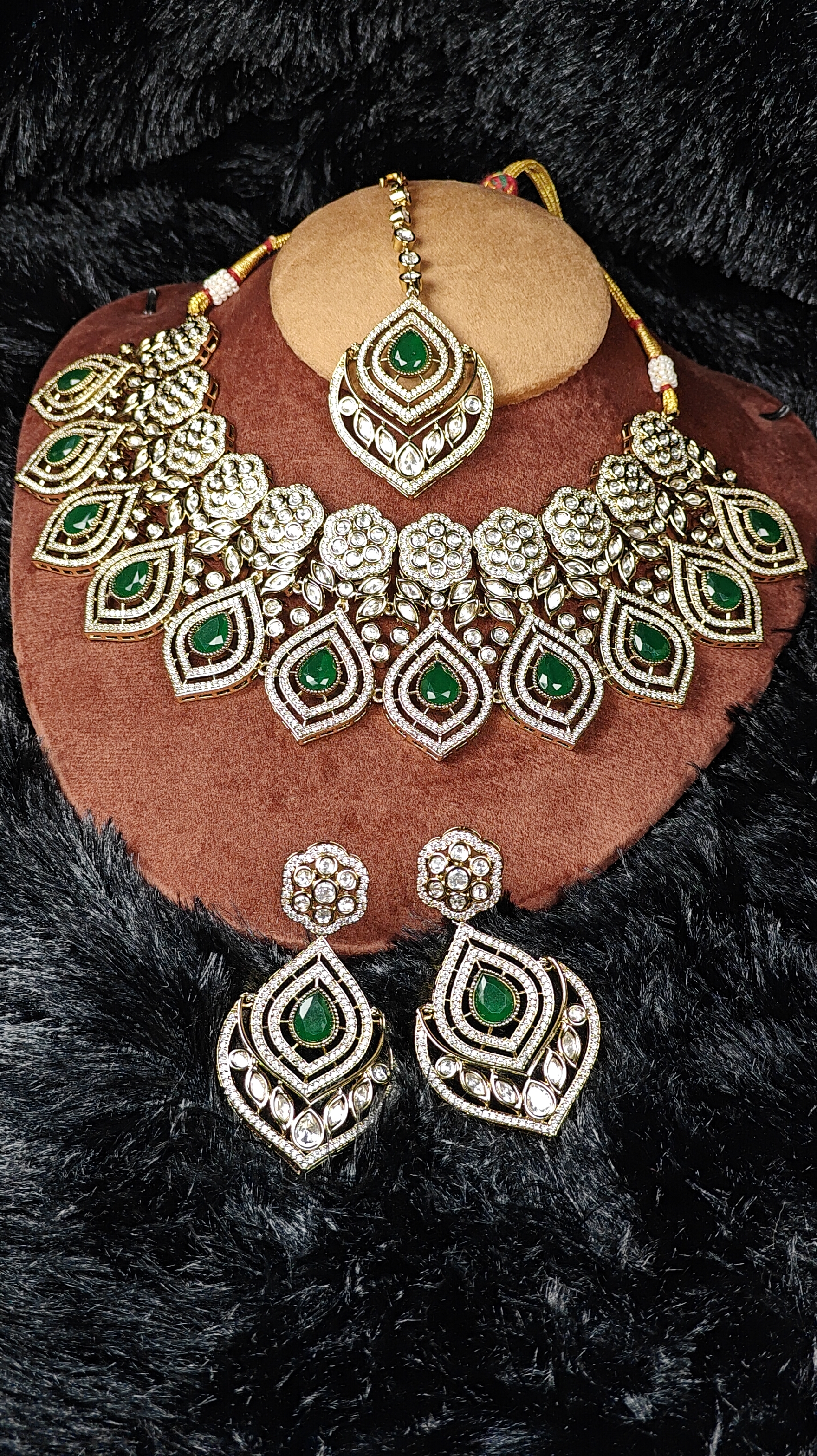 Handcrafted Kundan Bridal Jewellery Set